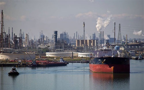 Ngành dầu khí Mỹ đối mặt nguy cơ phá sản hàng loạt