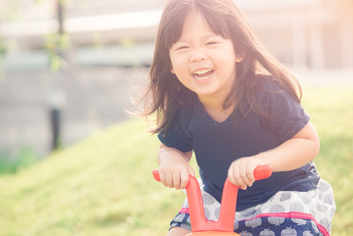 Bố mẹ Việt đang biến con thành ''gà công nghiệp''?