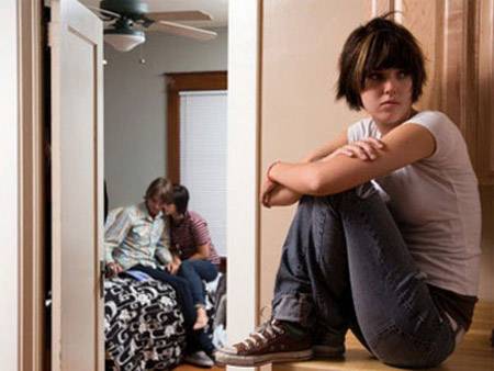 Vợ mất ngực vì ung thư vú, chồng lôi 'gái' về nhà