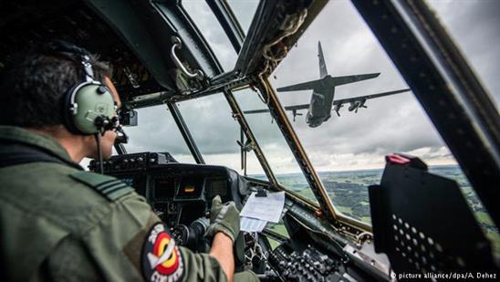 Chi tiêu quốc phòng trên thế giới tăng trong năm 2015