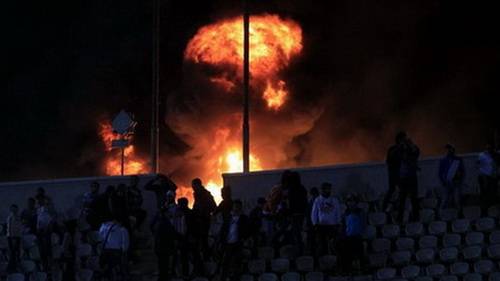 Bạo loạn sân cỏ ở Ai Cập, ít nhất 74 người thiệt mạng