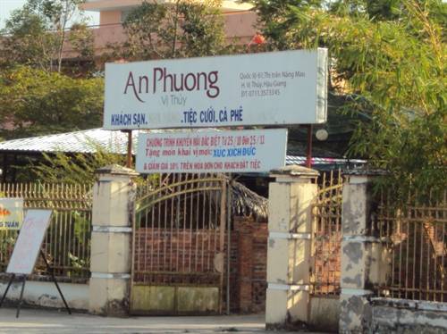 “Khách sộp” bị xích vì bữa “ăn quỵt“ giá nửa triệu đồng