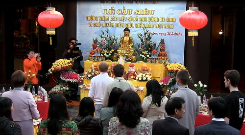 Lễ cầu siêu cho các anh hùng liệt sỹ tại chùa Trúc Lâm Kharkov