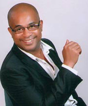 Người mẹ Việt và đứa con lai ca sĩ nổi tiếng