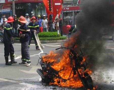 Phát hiện chất “lạ” trong mẫu xăng, dầu