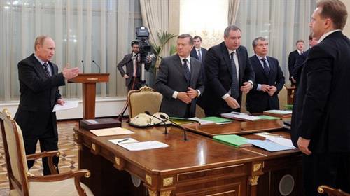 Ông Putin chia tay nội các