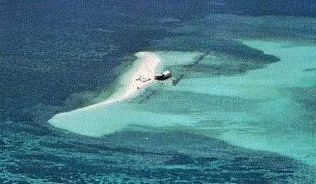 TQ giăng dây chắn tàu ở Biển Đông