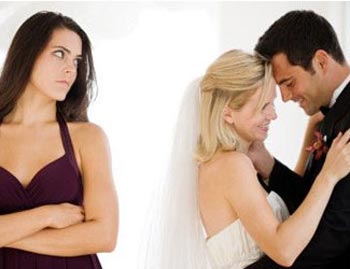 Đi trực đêm, chồng cũng đến trực cùng