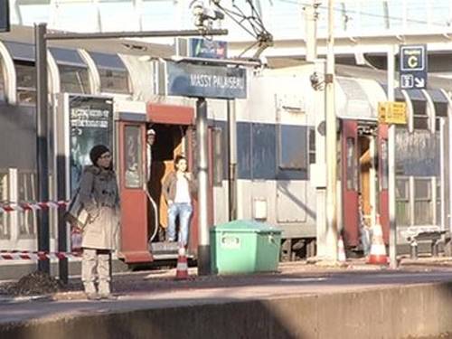 Tìm thấy vali đầy 