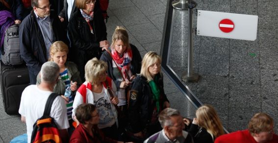 Nhiều chuyến bay bị trễ vì hệ thống đăng ký tự động ngưng họat động