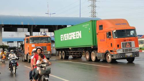 Không thể nói nộp phí là yêu nước