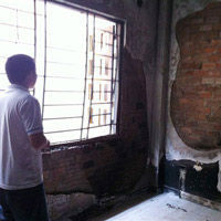 Cô bé gây cháy: Có người 