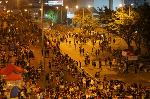 Tường thuật từ Hồng Kông: Trắng đêm sôi sục ở Mong Kok