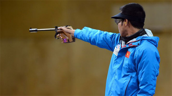 Hoàng Xuân Vinh trượt huy chương trong gang tấc