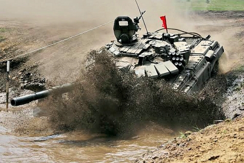 Xe tăng Nga phô diễn sức mạnh tại Tank Biathlon 2016 [VIDEO]