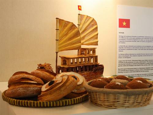 Bánh mì Việt Nam trình diễn tại Paris