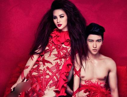 300 ngôi sao tham gia Đêm hội chân dài