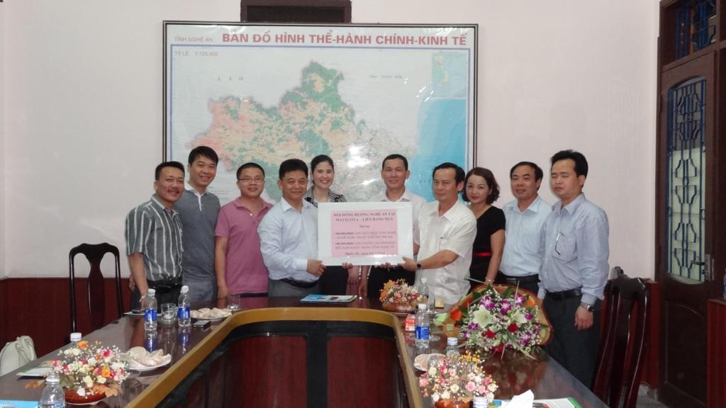 HĐH Nghệ An tại Matxcơva – LB Nga ủng hộ 200 triệu đồng cho trẻ em nghèo và người nghèo tỉnh Nghệ An