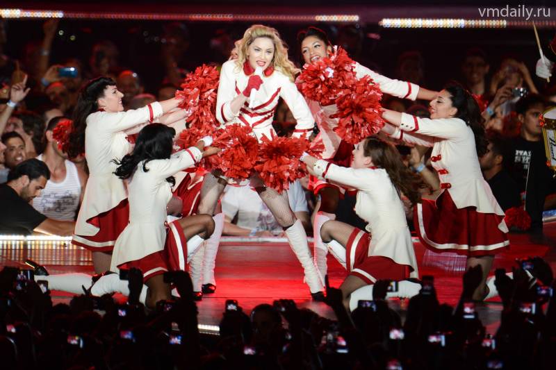 Người Petersburg phản đối diva Madonna