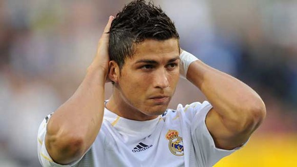 Bao nhiêu tiền để Ronaldo hết “buồn”?