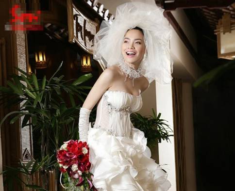 Tìm cô dâu mặc váy cưới đẹp nhất showbiz Việt