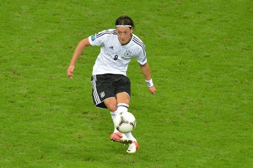 Messi bỏ xa CR7 trong 5 năm qua