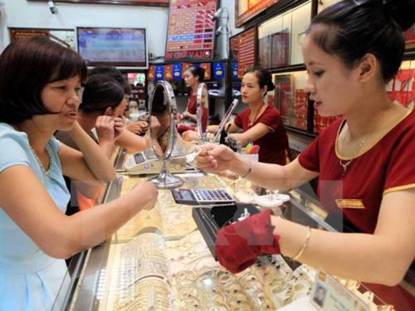 Thị trường vàng trong nước tuần qua thăng hoa cùng giá vàng thế giới