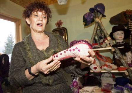 Người phụ nữ giúp sưởi ấm… “của quý” của đàn ông