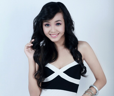 Mẫu 14 tuổi Bảo Trân sexy vượt tuổi