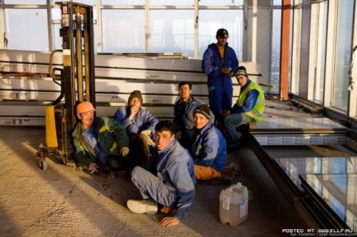 Lương chuyên gia nước ngoài được trả 1,3 triệu rúp/tháng