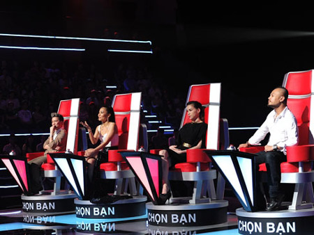 Đinh Hương “The Voice” thích thú khi nhận xét là có “chút điên”
