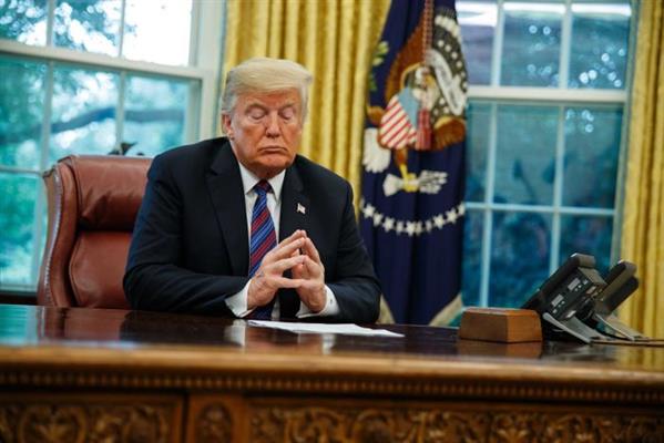 Tổng thống Trump nhận được phong bì đáng ngờ, nghi chứa chất kịch độc
