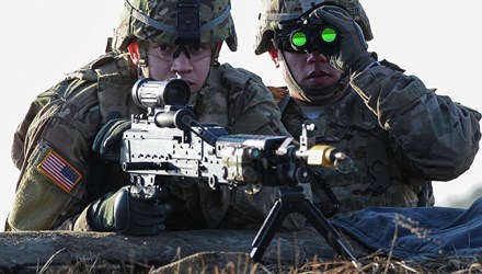 Tiền Mỹ có đè bẹp được nước Nga?