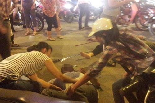 Con tôi “rước họa” vì cứu người bị TNGT
