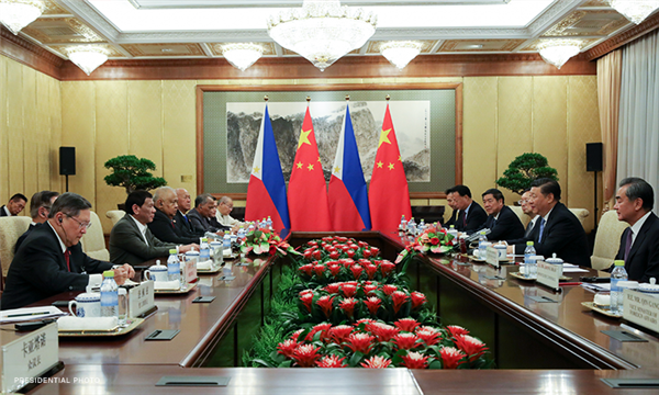 Ông Tập Cận Bình bác bỏ phán quyết Biển Đông, Tổng thống Duterte phản ứng thế nào?