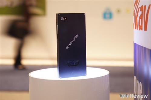 Chờ đợi gì từ chiếc smartphone siêu phẩm BPhone của người Việt?