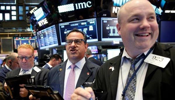 Chứng khoán Mỹ tăng mạnh sau quyết định thuế quan của ông Trump