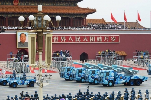 TQ phô diễn sức mạnh không quân, mô típ giống hệt duyệt binh Nga