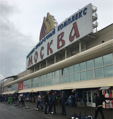 Đồng rúp mất giá, người Việt vất vả bươn chải mưu sinh