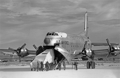 Giải mật 'Vùng 51' của không quân Mỹ trên sa mạc Nevada