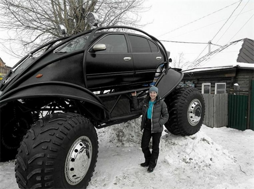 Nissan 'bọ dừa' kỳ lạ của anh chàng người Nga