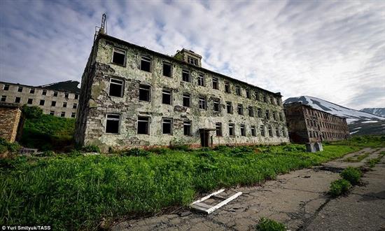 Đột nhập ''căn cứ ma'' ở Vùng đất Lửa và Băng bí ẩn của Liên Xô