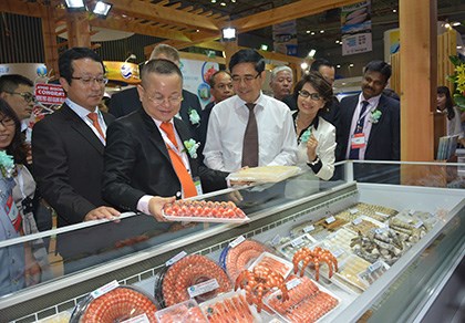 Vì sao 32.000 tấn tôm, cá Việt bị trả về?