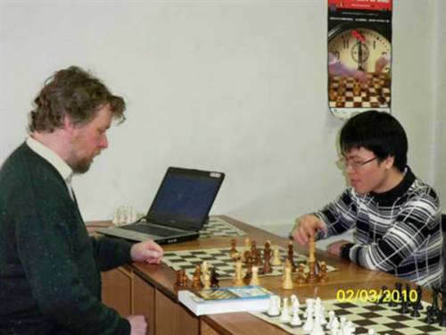 Lê Quang Liêm vỡ mộng vô địch vì thua thầy cũ