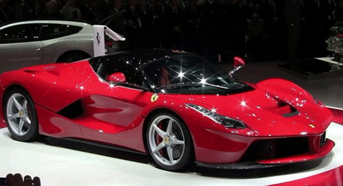 Ngân hàng “ngã ngửa” khi tỷ phú cắm siêu xe Ferrari vay 5.000 đô