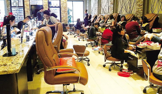 Kiều bào Mỹ với giấc mơ và câu hỏi: Bên kia đồi cỏ có xanh hơn?