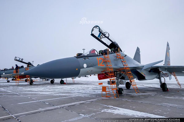 [ẢNH] Phi công Nga đích thân lái Su-30SM nội địa bàn giao cho đồng minh thân thiết