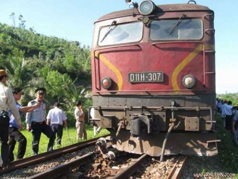 Tàu lửa trật bánh, đường sắt tê liệt