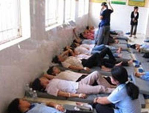 300 người cấp cứu sau đám cưới