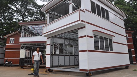 Triệu phú USD làm nhà lầu di động